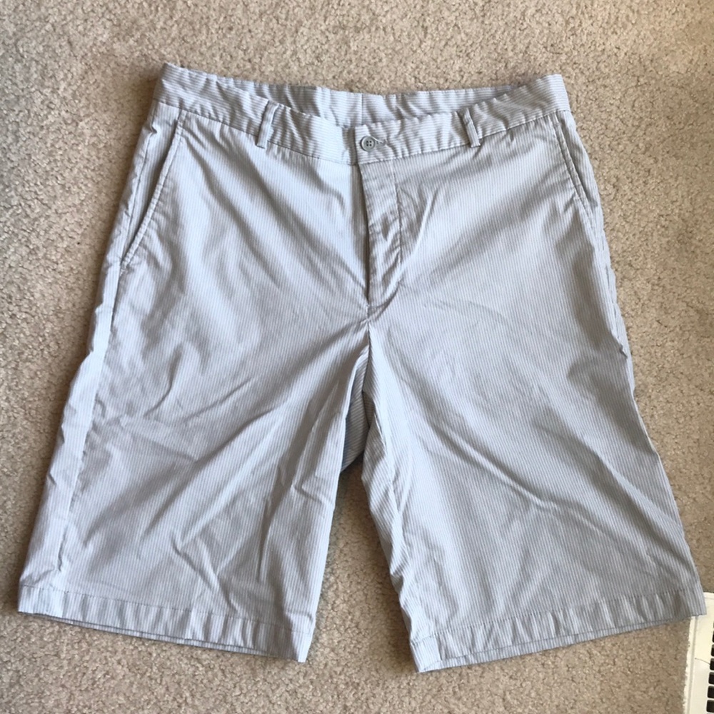 Slazenger Men’s grey and white stripe golf short